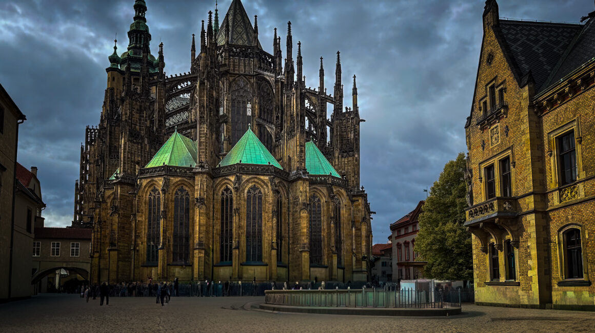Catedral de San Vito en el Castillo de Praga, uno de los monumentos góticos más emblemáticos de la capital de la República Checa