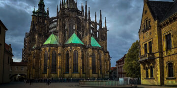 Catedral de San Vito en el Castillo de Praga, uno de los monumentos góticos más emblemáticos de la capital de la República Checa
