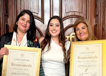 Perla Labarthe Álvarez y María Teresa Moya Malfavón con reconocimiento de la Medalla al Mérito Turístico 2026