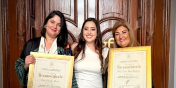 Perla Labarthe Álvarez y María Teresa Moya Malfavón con reconocimiento de la Medalla al Mérito Turístico 2026