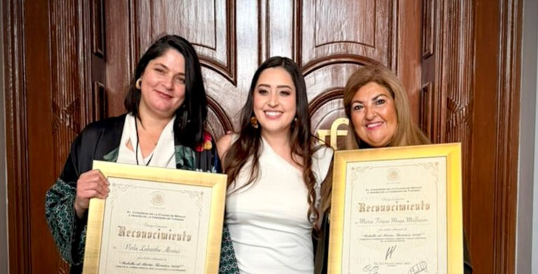 Perla Labarthe Álvarez y María Teresa Moya Malfavón con reconocimiento de la Medalla al Mérito Turístico 2026
