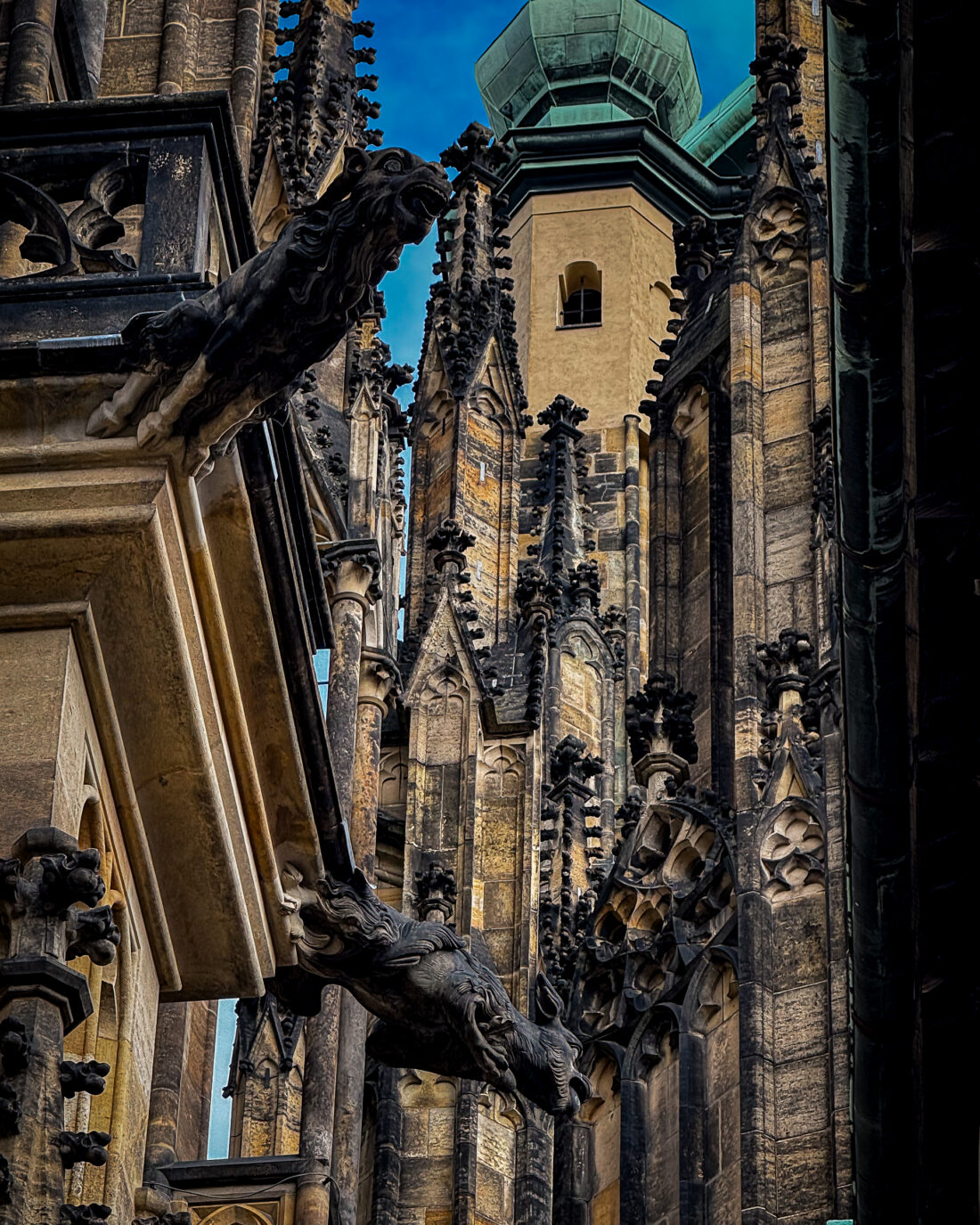 Criaturas escultóricas ocultas en la Catedral de San Vito en Praga