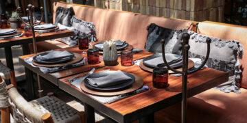 Interior y diseño contemporáneo de OXA Cocina Única en San Ángel, Ciudad de México.