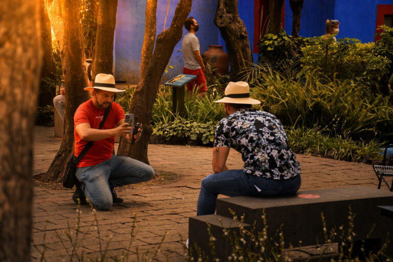 Jardines del Museo Frida Kahlo durante Verano Azul en la Casa Azul