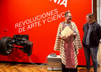 Abraham Villavicencio y Polina Stroganova durante la presentación de la exposición Alemania: Revoluciones de arte y ciencia en el Museo Franz Mayer de Ciudad de México.