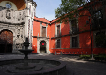 Fachada del Museo Franz Mayer durante su 40 aniversario en Ciudad de México