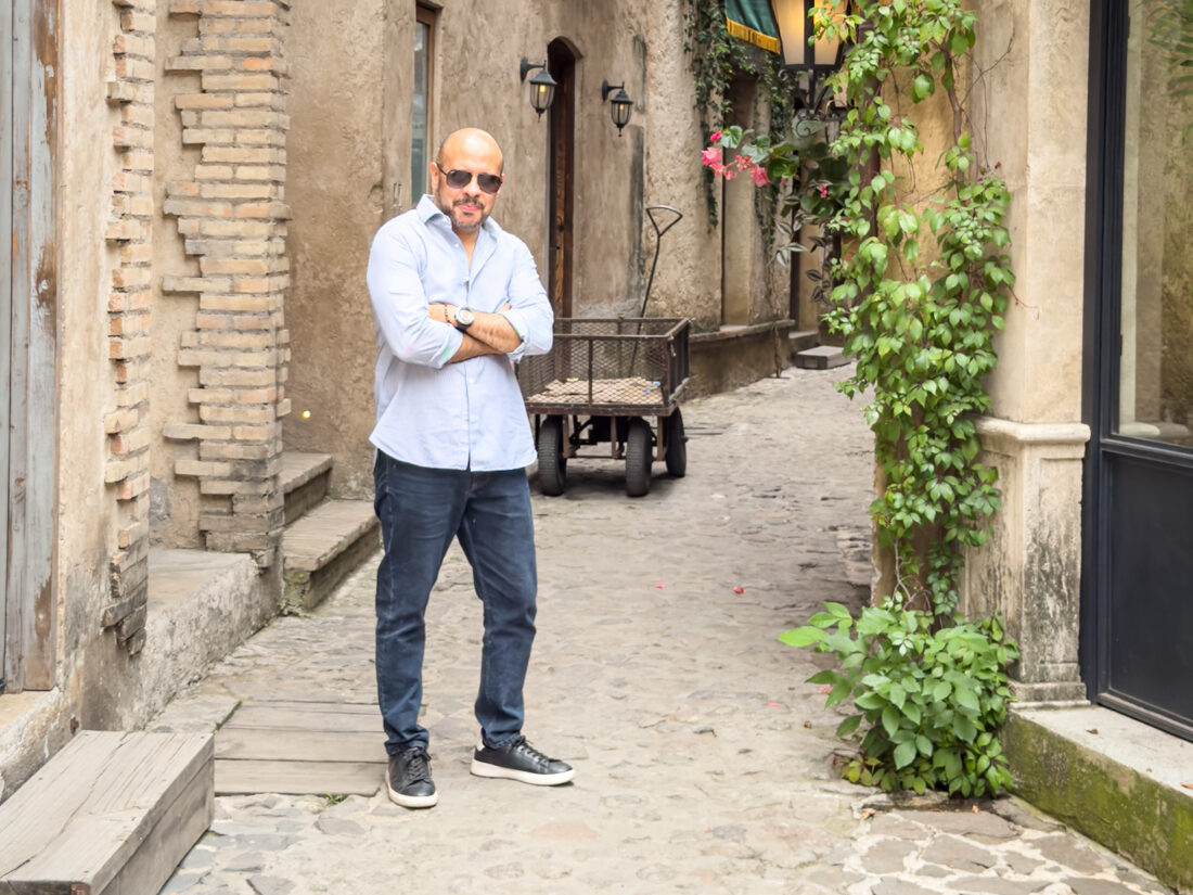 Alejandro Carballo en Val'Quirico, Tlaxcala, fotógrafo y editor de The Book of Life Magazine