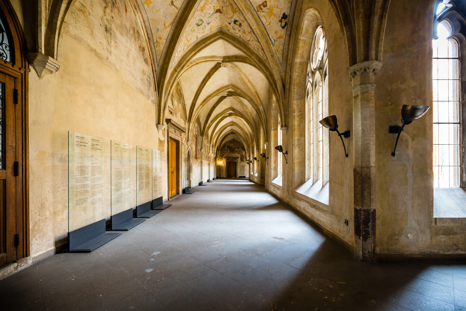 Galería abovedada del Convento de Santa Inés de Bohemia en Praga