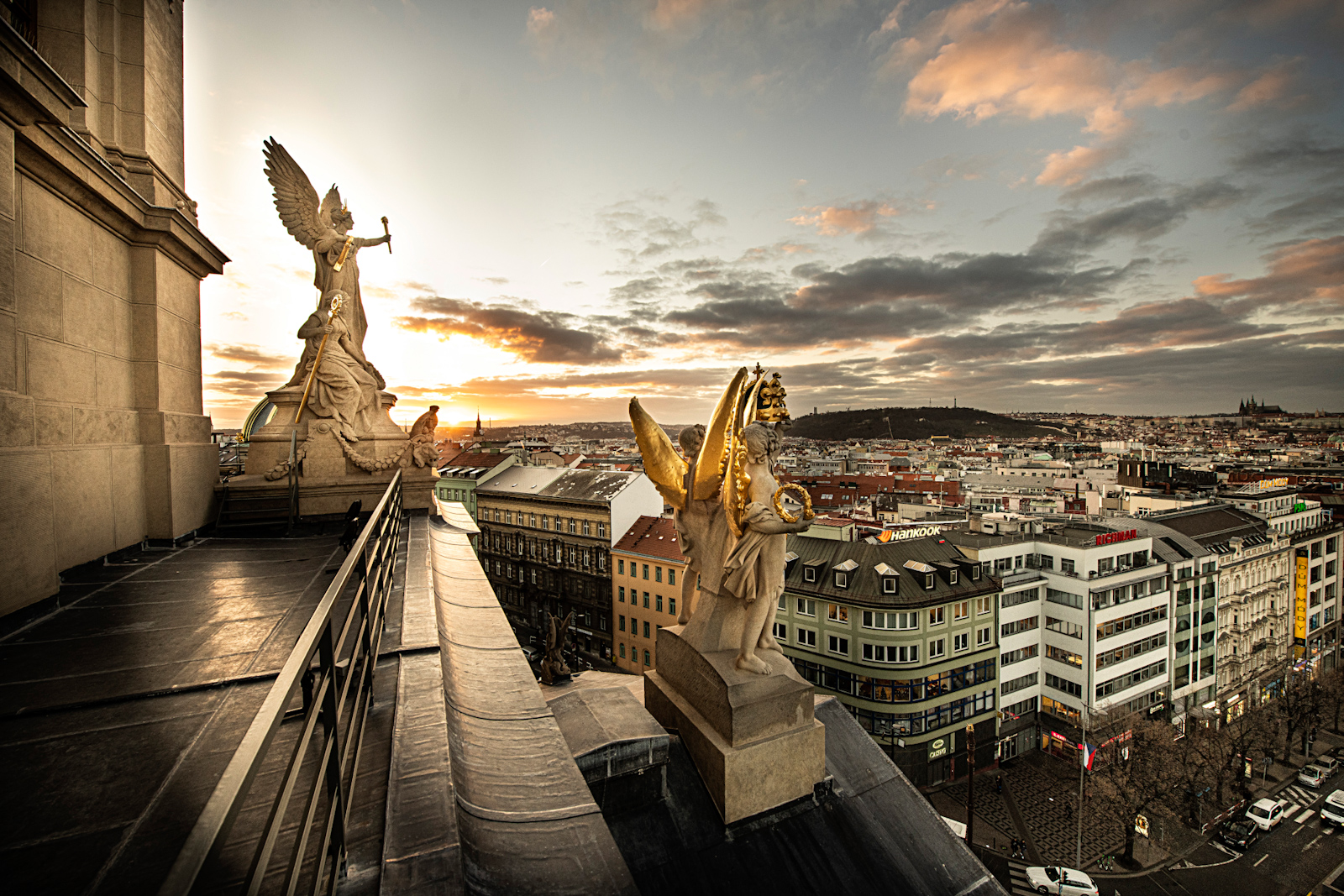 Vista panorámica de Praga al atardecer desde el Museo Nacional