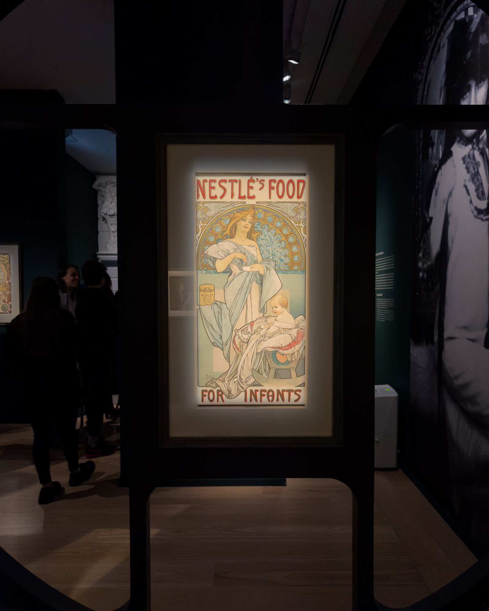 Cartel publicitario de Alphonse Mucha para Nestlé’s Food for Infants en el Museo Kaluz.