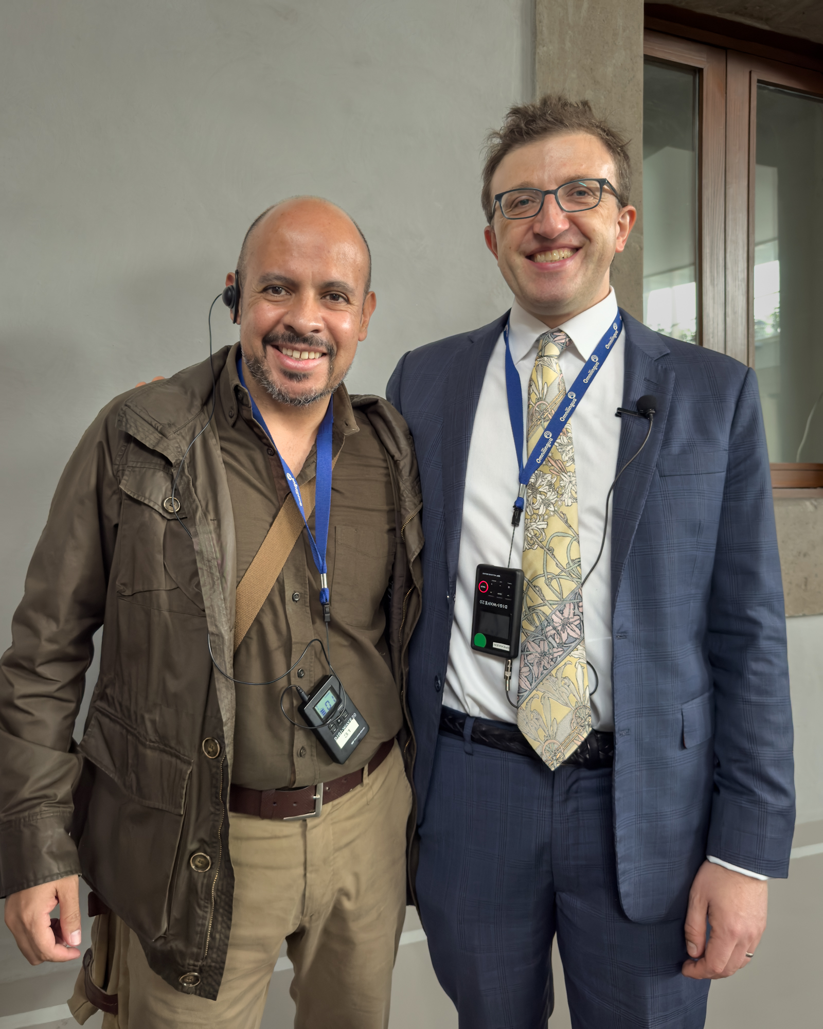 Marcus Mucha y Alejandro Carballo durante la presentación de Alphonse Mucha en el Museo Kaluz